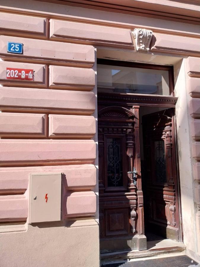 Byt 2+Kk Na Velkem Namesti Hradec Kralove Ngoại thất bức ảnh