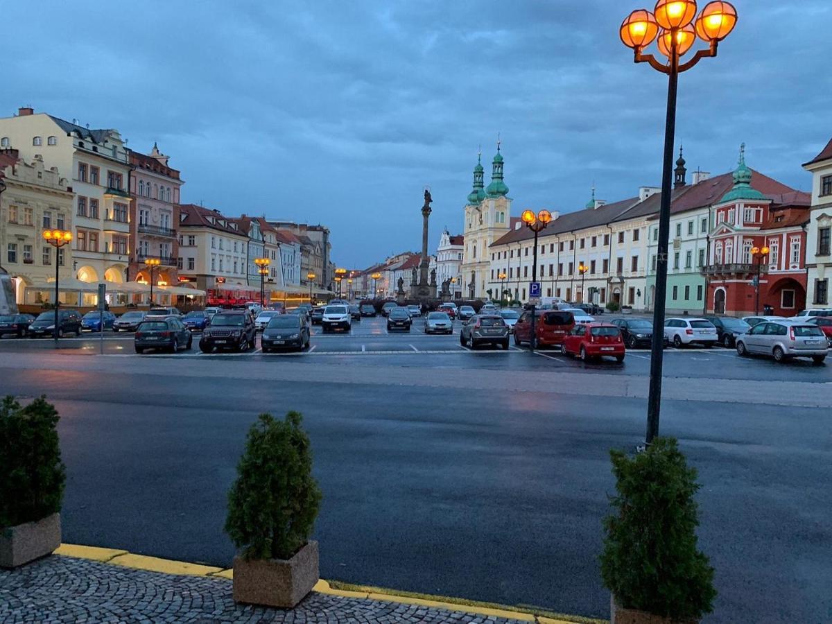Byt 2+Kk Na Velkem Namesti Hradec Kralove Ngoại thất bức ảnh